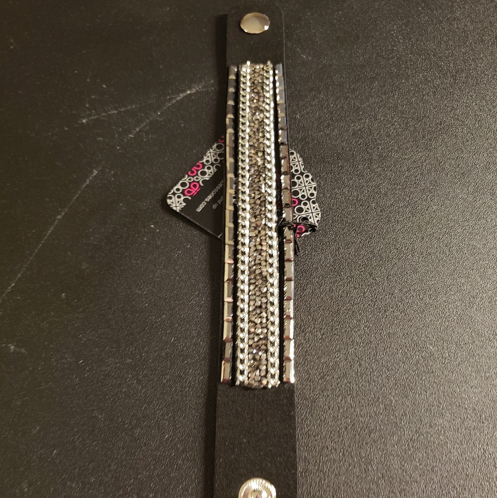 Paparazzi wrap bracelet with snap closure